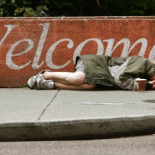 Medicine Hat se convierte en la primera ciudad en Canadá en eliminar la falta de vivienda [Eng]