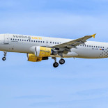 Un piloto, a los pasajeros: "Estamos leyendo el manual de instrucciones del avión para saber cómo despegar"