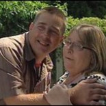 "Encuentra a su hijo raptado en Facebook" - 'Kidnapped son' found on Facebook (ENG)