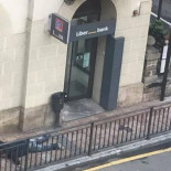 Un Guardia civil herido en un atraco en una sucursal bancaria de Cangas de Onís