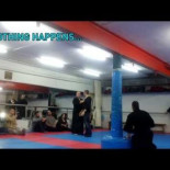 Maestro de los "KO sin contacto" puesto en evidencia