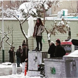 Mujeres iraníes con el pelo descubierto, en protesta contra las leyes de Hijab [ENG]