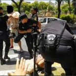 Agente antidisturbios llama a la violencia política en internet