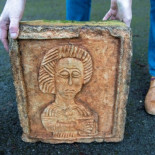 El "Indiana Jones del arte" encuentra esculturas españolas robadas en un jardín inglés (ING)