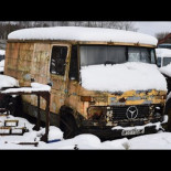 Arrancar una furgoneta Mercedes 407D tras pasar 12 años a la intemperie