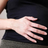 Una periodista de una web sobre cuidados y maternidad, despedida por querer ser madre