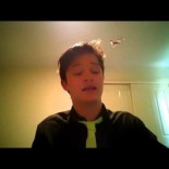 Chico cantando con síndrome de Tourette [ING]