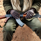 Un curandero nigeriano muere al poner a prueba un amuleto antibalas