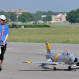 Estos cazas en miniatura son casi tan perfectos como los de verdad