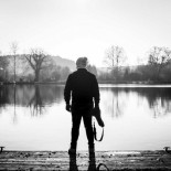 Silencio y sueño: dos necesidades básicas de la mente que se han mercantilizado y convertido en lujos