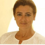 La escritora Ángeles Caso encabeza la lista de Podemos que compite contra la de Pablo Iglesias