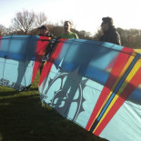 Un ingeniero holandés hace realidad el sueño de volar como un pájaro con unas alas impulsadas por su fuerza muscular
