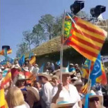 El PP anima el mitin de Rajoy en Valencia con la canción 'La Mordidita'