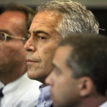 Jeffrey Epstein se suicida en la cárcel [Ing]