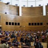 Les Corts aprueba un gasto de 64.000 euros para comprar 99 ‘iPhone 6′ a los diputados