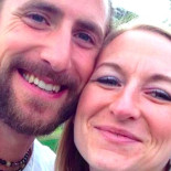 Juzgan a unos padres por la muerte de su hijo por meningitis, al tratarle con jarabe de arce en vez de medicinas  [ENG]