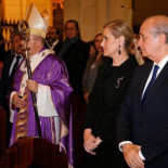 Cifuentes obligará a todos los centros a ofertar religión hasta segundo de Bachillerato